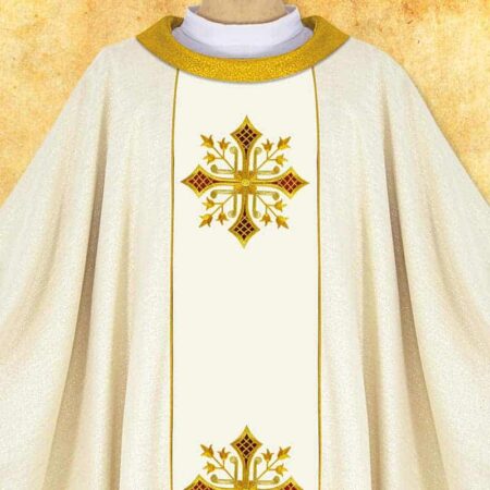 Chasuble liturgique brodée en couleur écrue