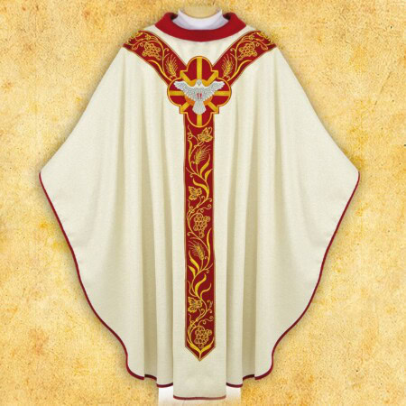 Chasuble liturgique ecru avec motif brodé de l'Esprit Saint