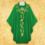 Chasuble brodée IHS verte