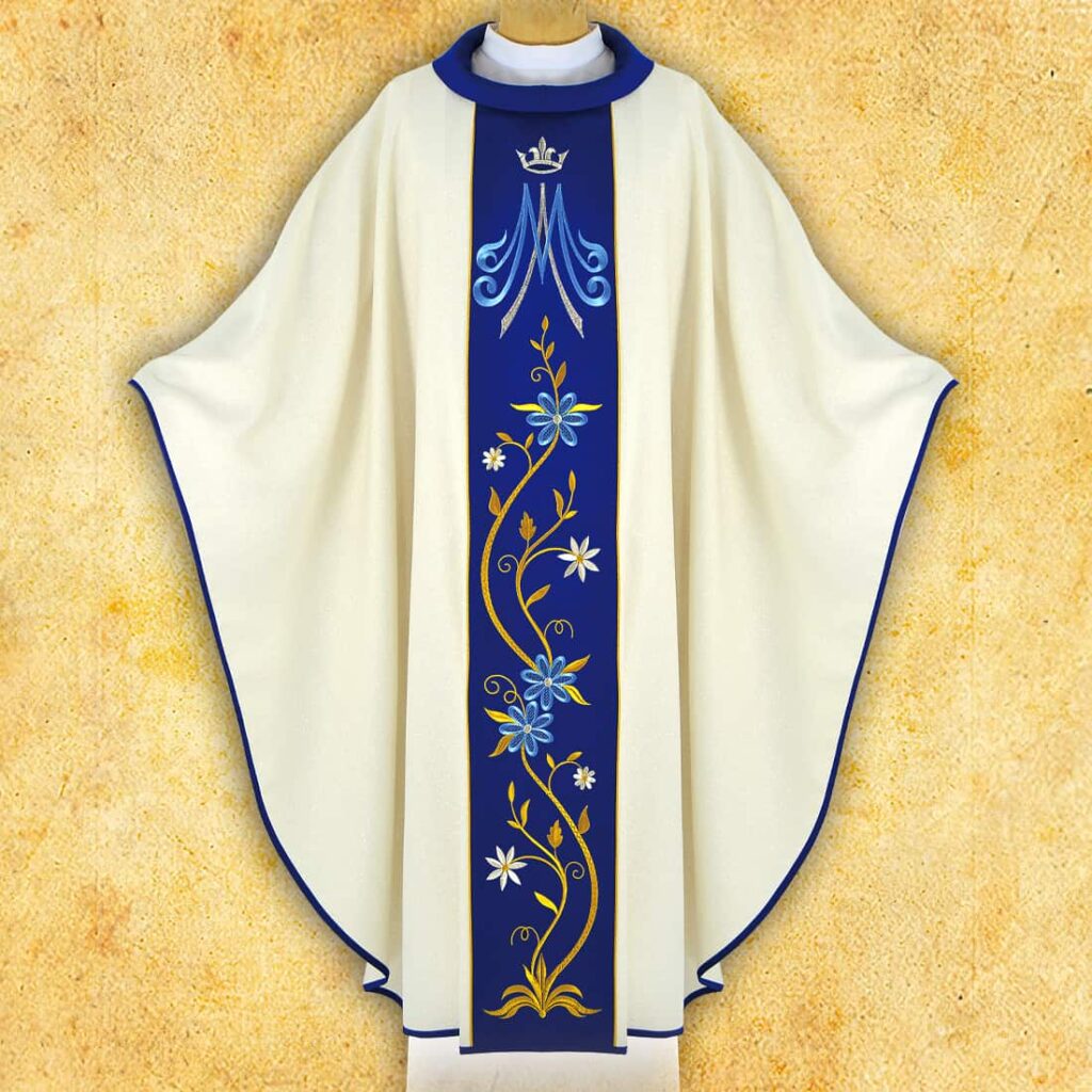Chasuble avec broderie mariale