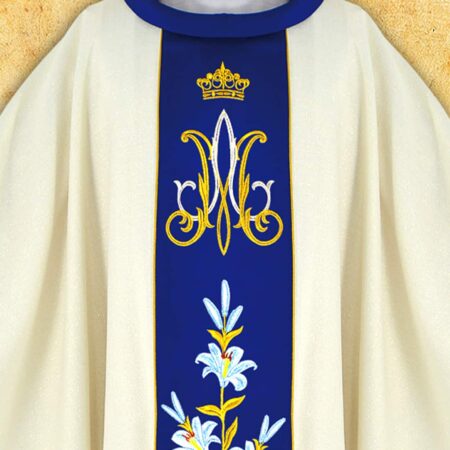 Chasuble brodée mariale en couleur écru