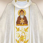Chasuble brodée Saint Charbel