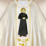 Chasuble brodée Saint Jean Bosco