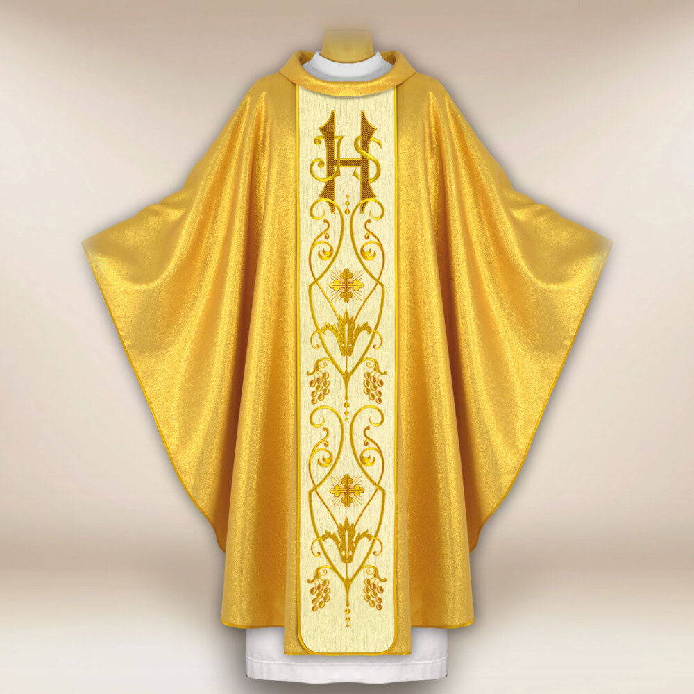 Chasuble liturgique dorée IHS brodée