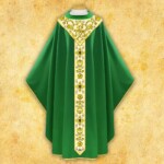 Chasuble brodée verte avec une bande dorée