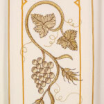 Chasuble avec ceinture brodée