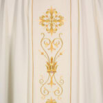 Chasuble avec ceinture brodée
