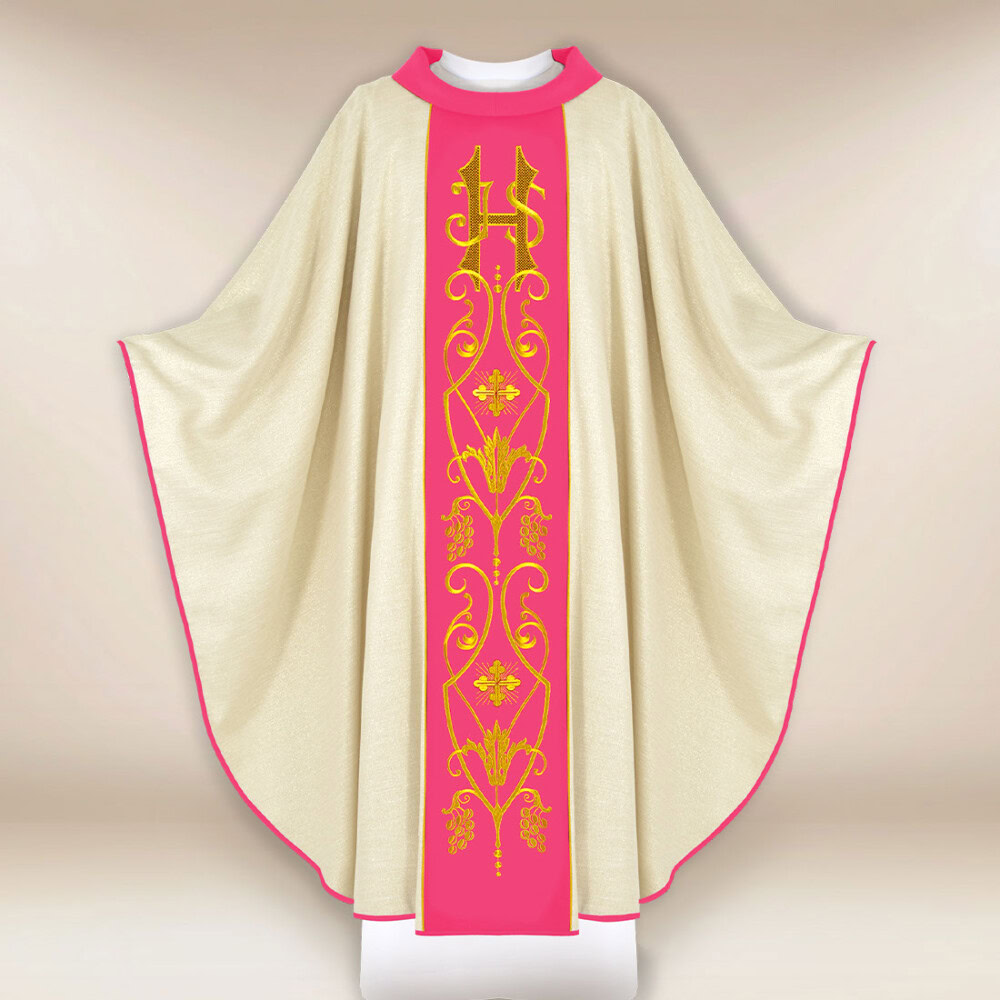 Chasuble avec ceinture brodée rose