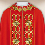 Chape liturgique rouge IHS