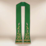 Étole liturgique brodée IHS verte