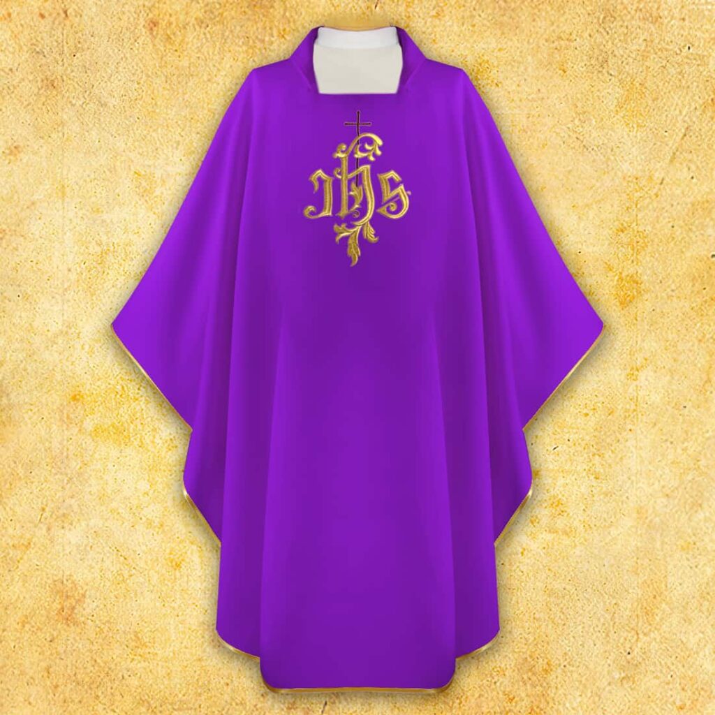 Chasuble brodée IHS