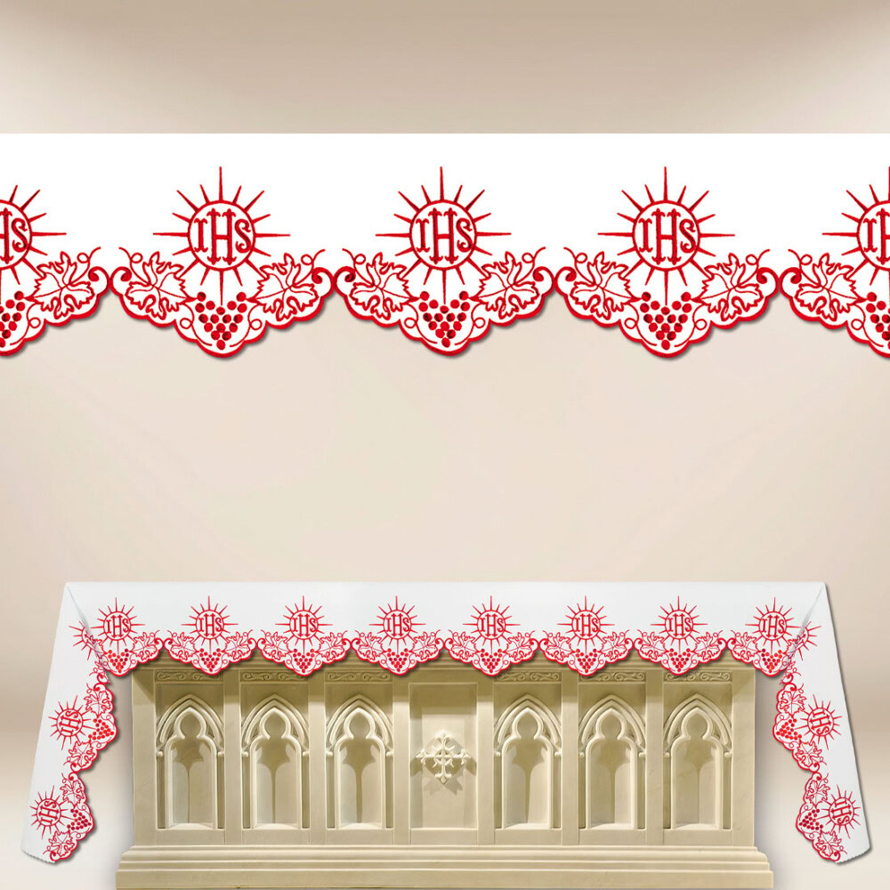 Nappe brodée rouge
