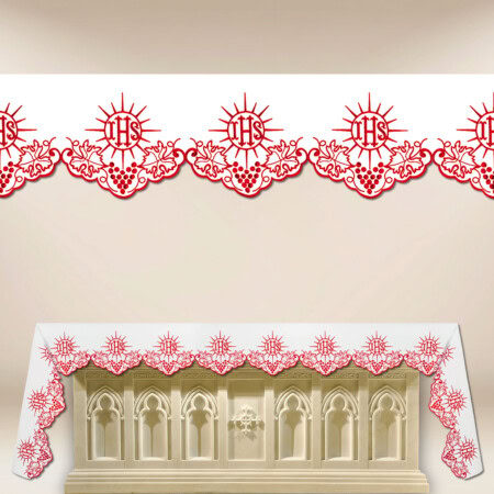 Nappe brodée rouge