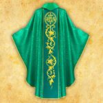 Chasuble verte avec ceinture brodée