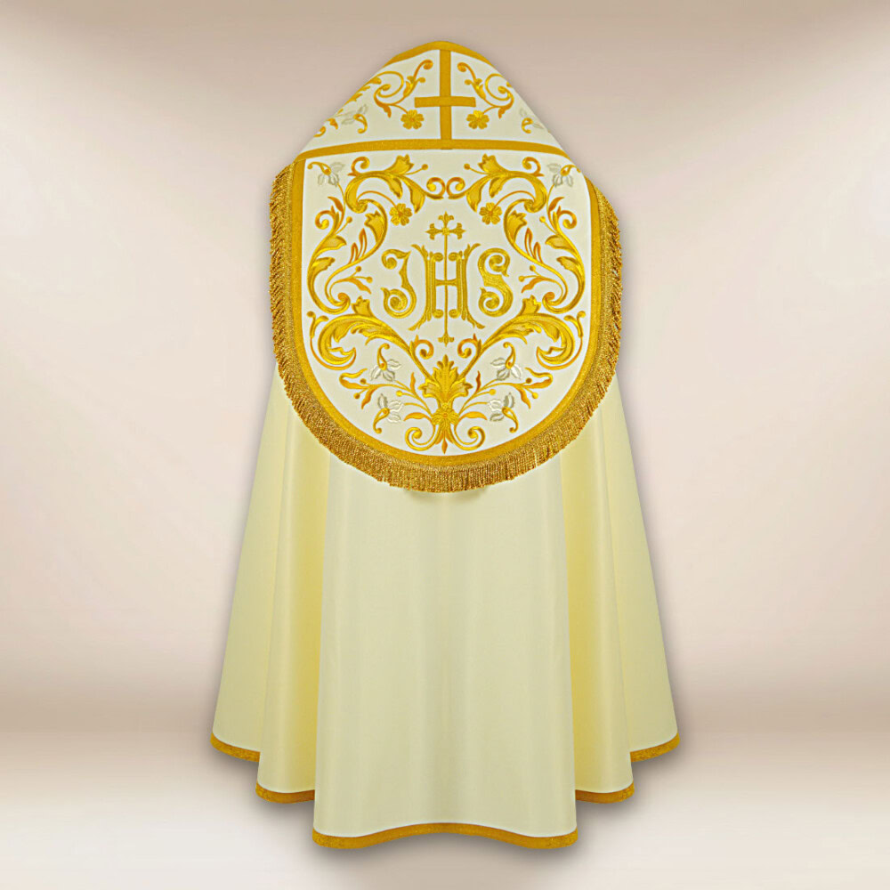 chape liturgique brodée avec monogramme IHS