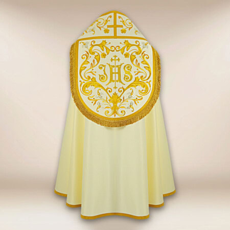chape liturgique brodée avec monogramme IHS