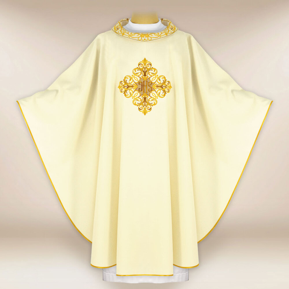 Chasuble liturgique avec broderie IHS
