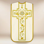 Chasuble brodée romaine IHS écru