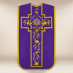 Chasuble brodée romaine IHS violette
