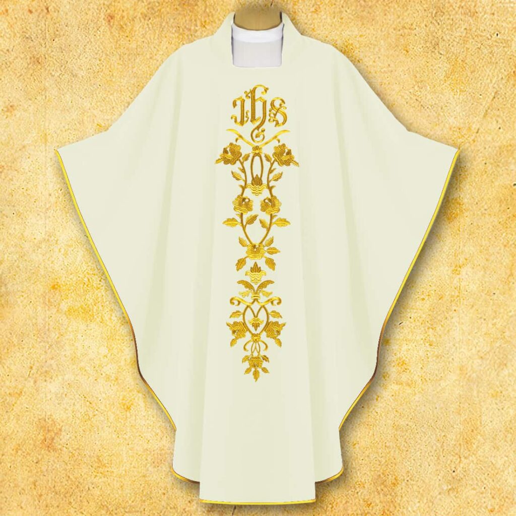 Chasuble brodée IHS avec des Roses