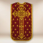 Chasuble romaine brodée avec IHS bordeaux