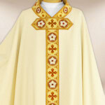 Chasuble liturgique brodée ecru