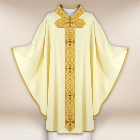 Chasuble brodée écrue