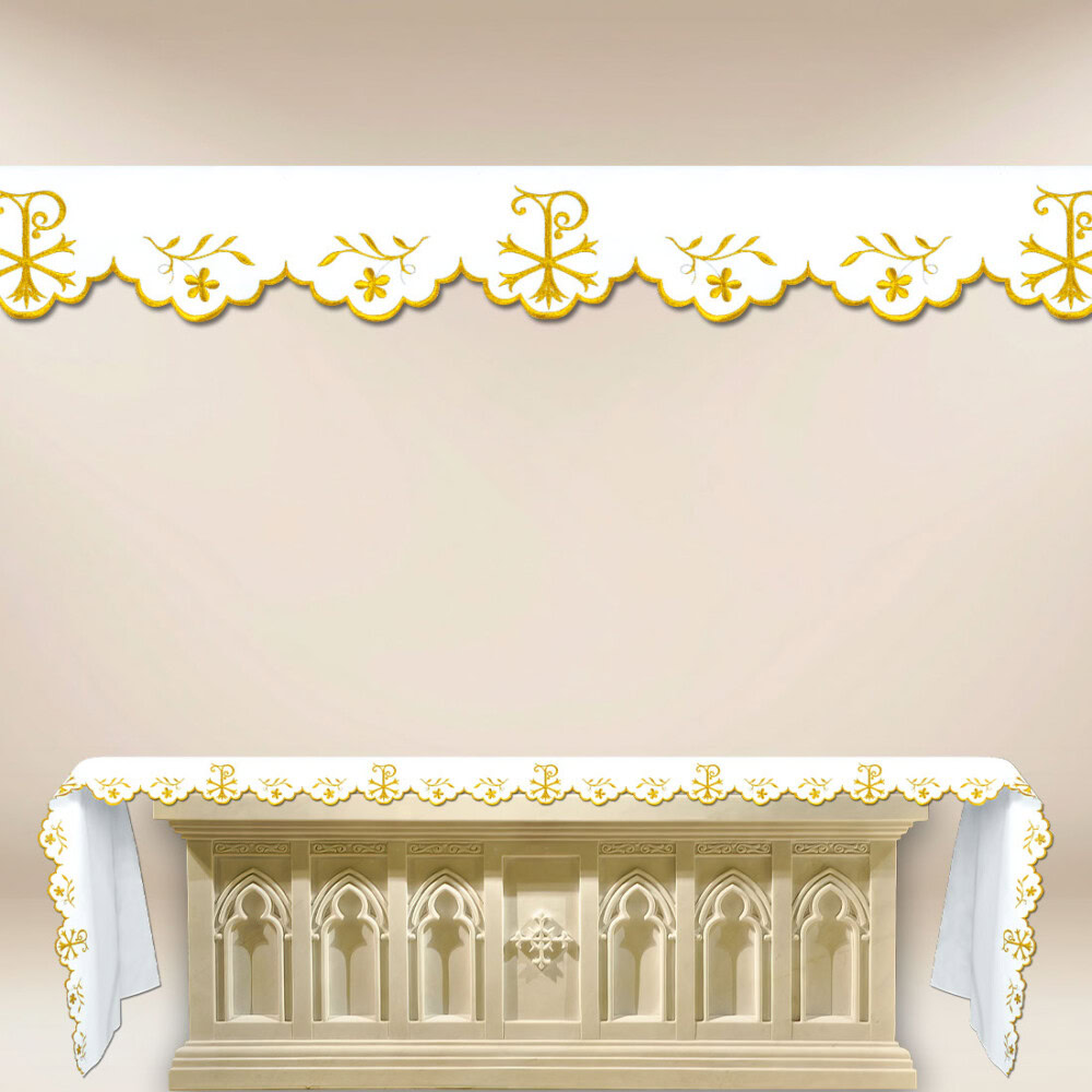 Nappe d’autel avec broderie délicate dorée