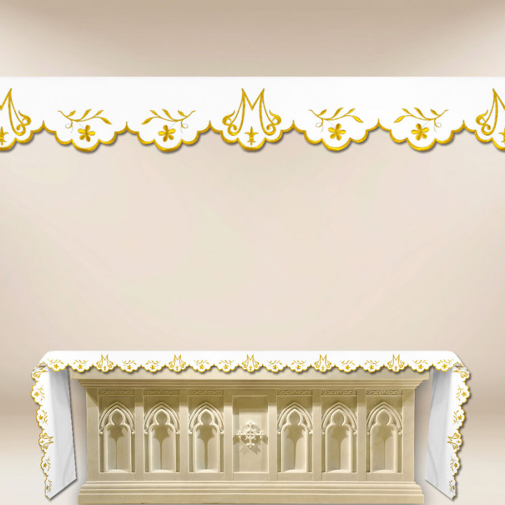 Nappe d’autel avec broderie mariale dorée délicate
