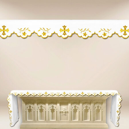 Nappe d’autel avec broderie délicate dorée