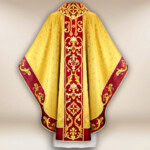Chasuble liturgique brodée en or
