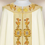 Chape liturgique brodée