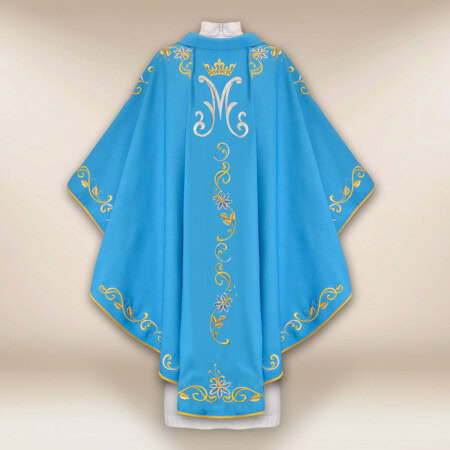 Chasuble liturgique avec motif marial en teinte bleue
