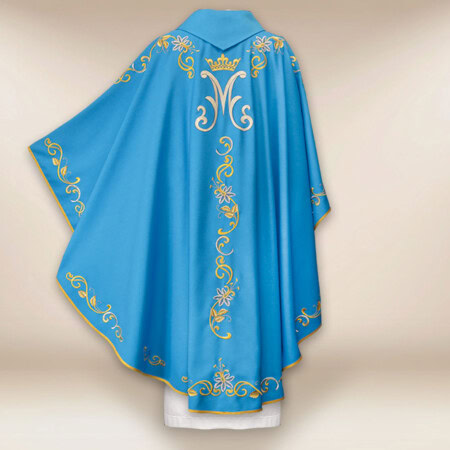 Chasuble liturgique avec motif marial en teinte bleue