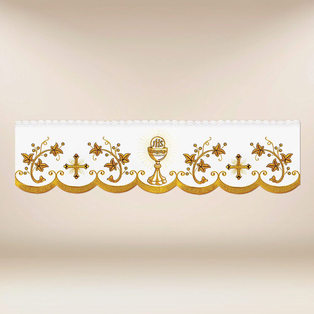 Dentelle brodée avec un délicat fil doré
