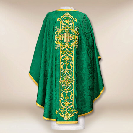 Chasuble brodée verte avec IHS