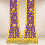 Étole liturgique brodée romaine violette