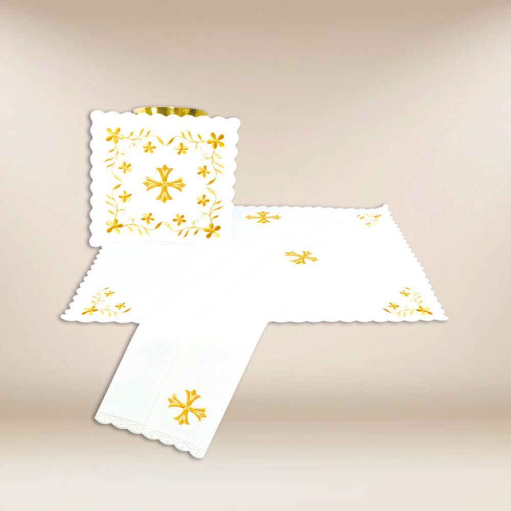 Linge de calice avec broderie dorée
