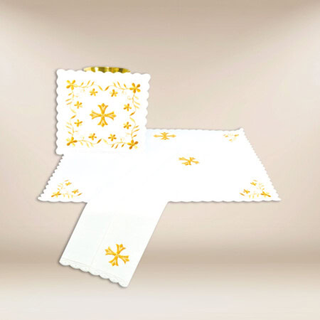 Linge de calice avec broderie dorée
