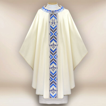 Chasuble mariale richement brodée