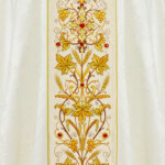 Chasuble brodée ecru en jacquard