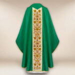 Chasuble brodée en jacquard vert
