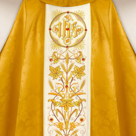 Chasuble brodée en jacquard doré