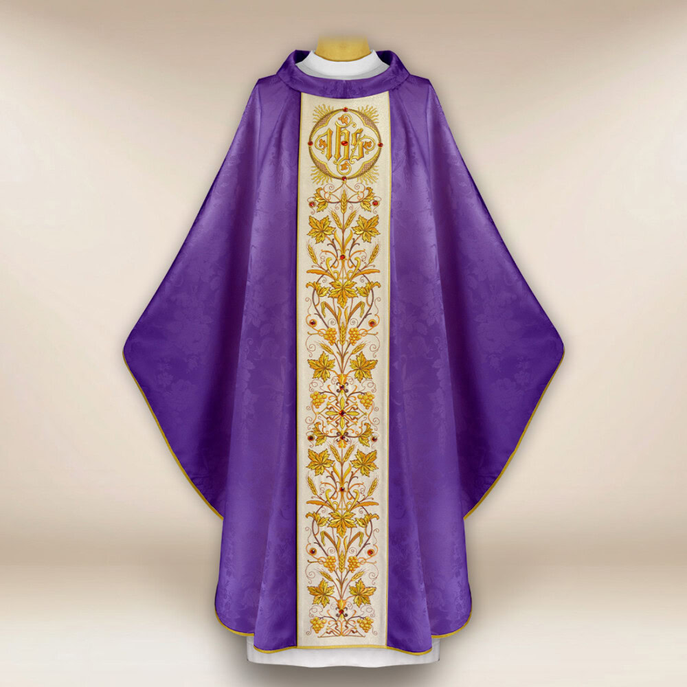 Chasuble brodée en jacquard violet