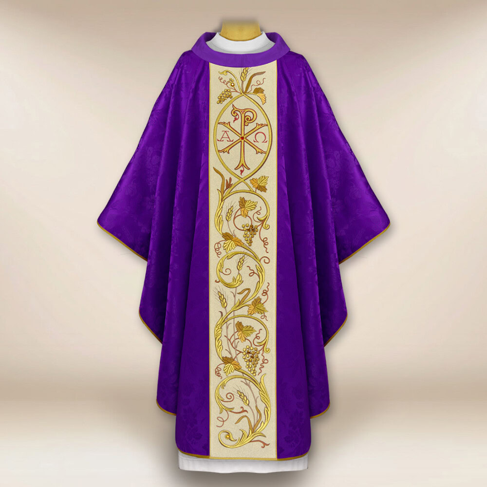 Chasuble brodée avec PX Christum