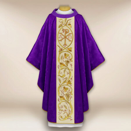 Chasuble brodée avec PX Christum