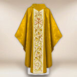 Chasuble brodée avec PX Christum