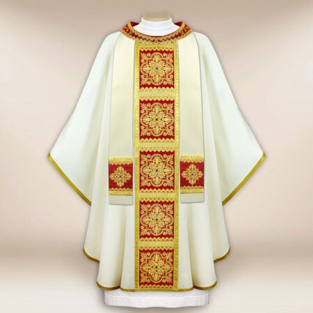 Chasuble écrue avec une bande bordeaux et une broderie dorée