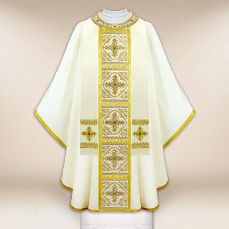 Chasuble brodée écrue avec croix