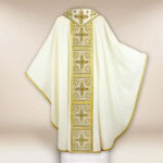 Chasuble brodée écrue avec croix